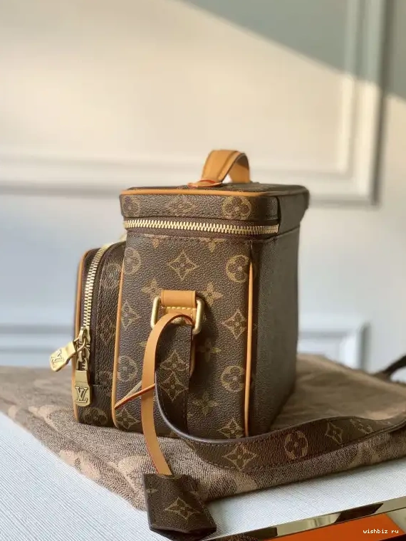 WIS BAG TOILETRY LOUIS VUITTON 0520